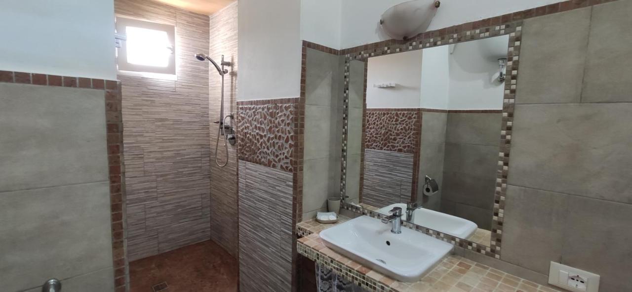 Casa Vicino Al Mare Villa ปีออมบีโน ภายนอก รูปภาพ