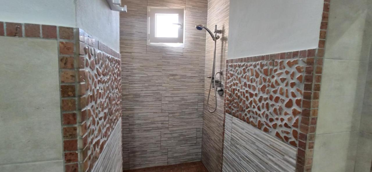 Casa Vicino Al Mare Villa ปีออมบีโน ภายนอก รูปภาพ