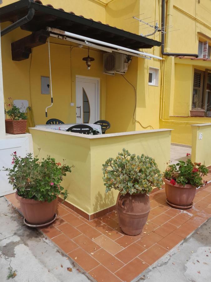 Casa Vicino Al Mare Villa ปีออมบีโน ภายนอก รูปภาพ